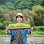 【島津の米】手作業の田植えを体験した島津アナ。あらためて米作りの大変さを知る！