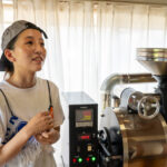 植物を愛でるように豆と触れ合う。「農」を知る焙煎師の絶品コーヒー
