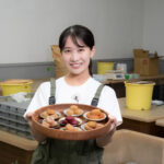 【島津の米】おにぎりの具材が決定！入手困難な梅干し作りの現場を学ぶ